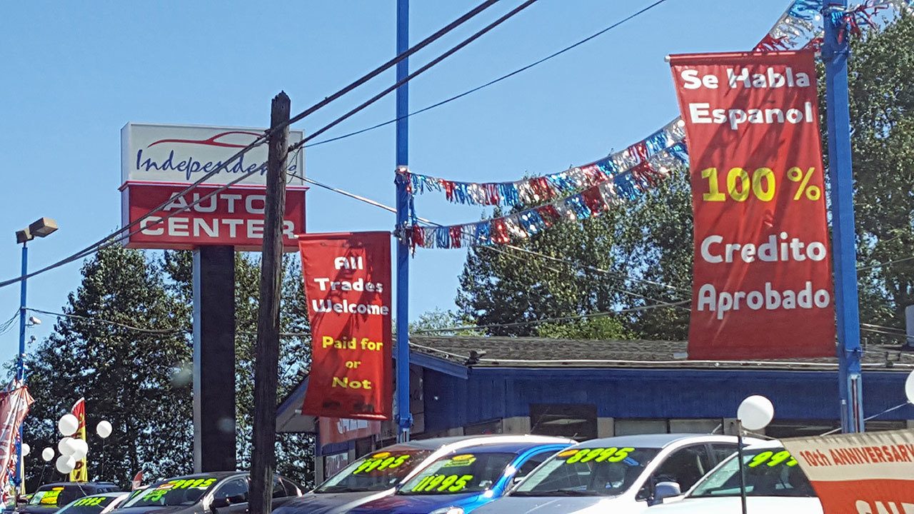 Multados por aprovecharse de clientes hispanohablantes