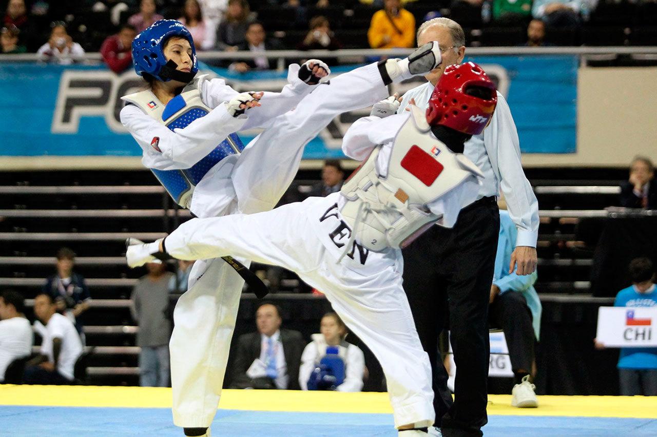 Triunfan Manjarrez y Navarro en TKD