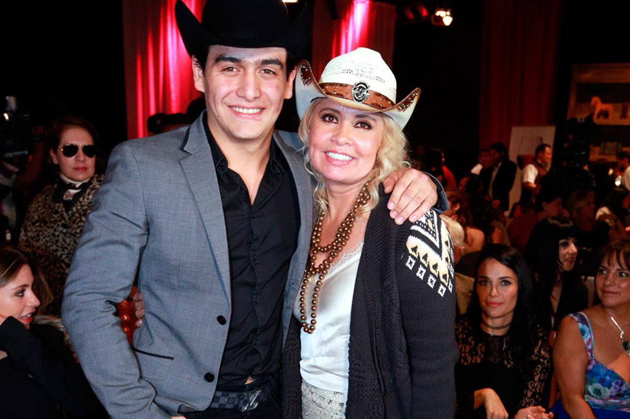 Celebran a Joan hasta con baile