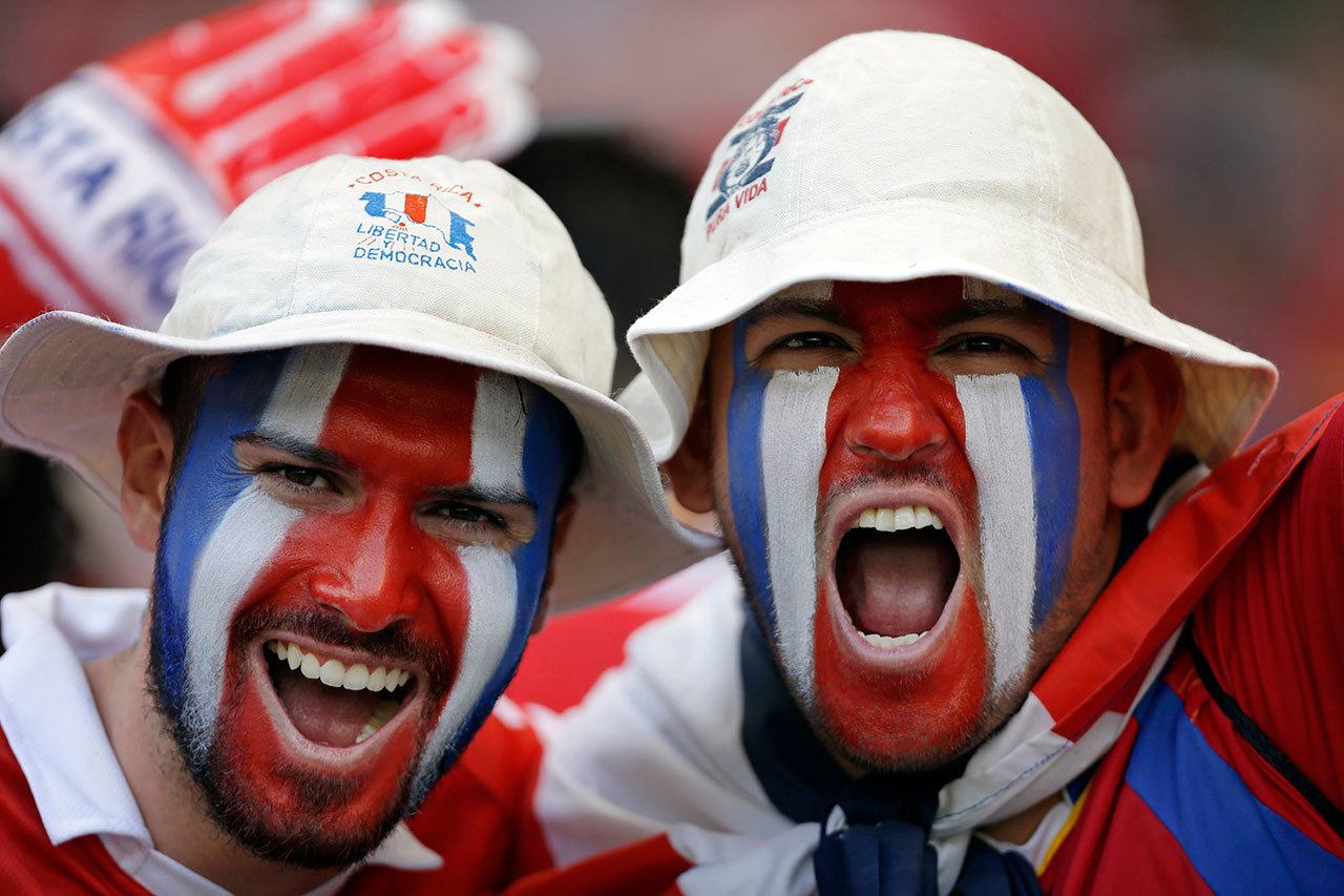 Costa Rica golea a Panamá y gana su grupo en eliminatorias