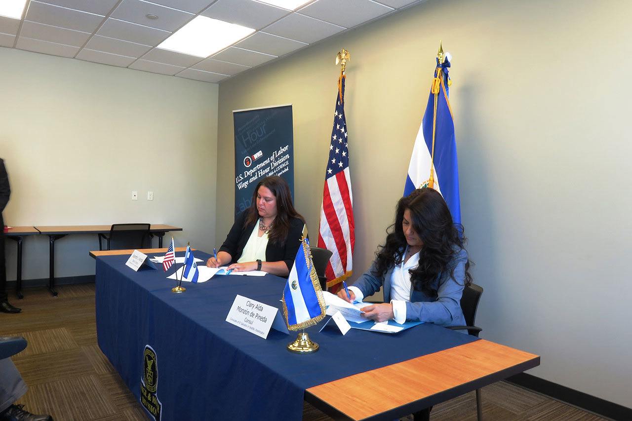 Renuevan acuerdo para promover derechos laborales en cinco estados