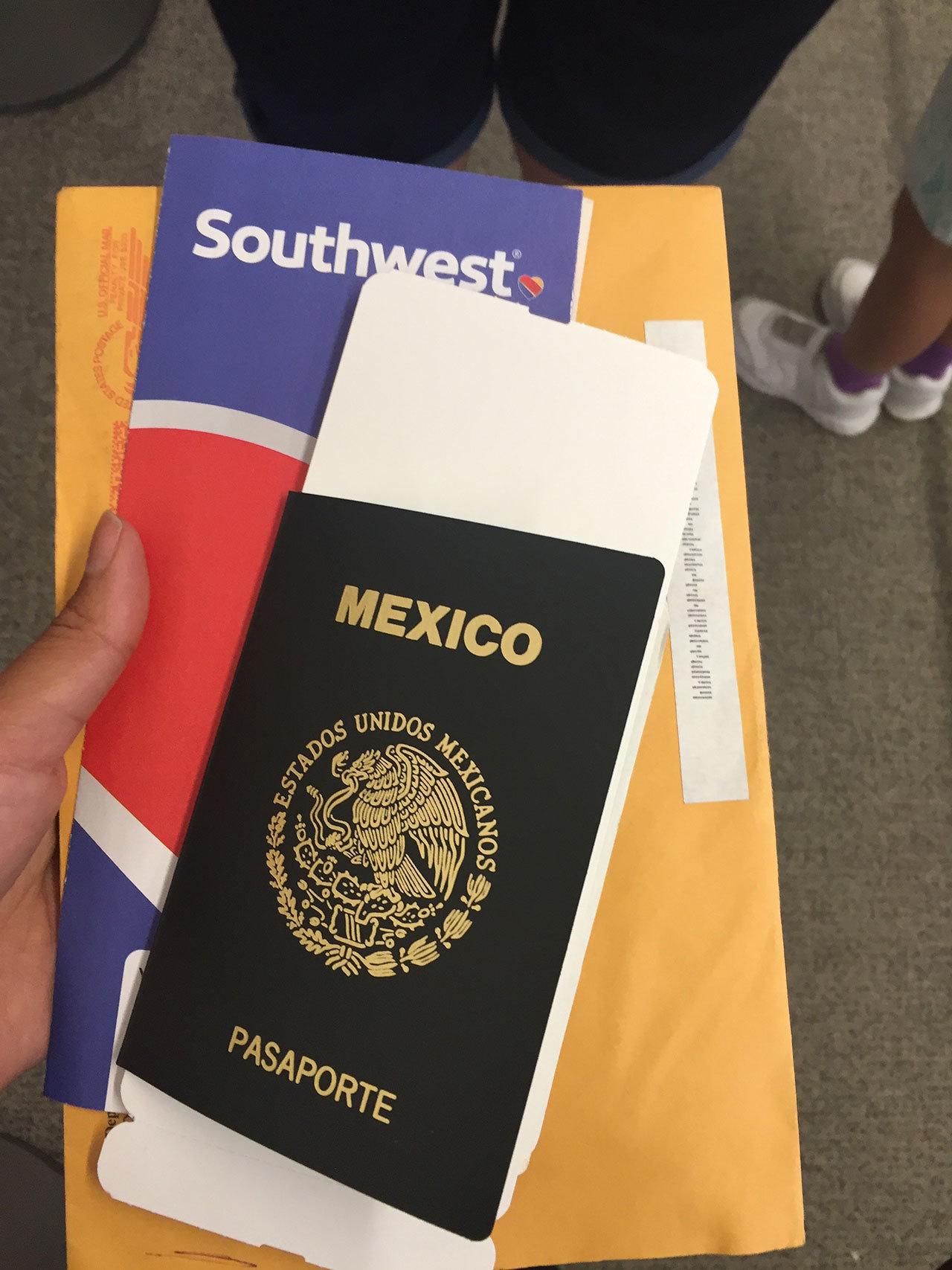 Estudiantes indocumentados regresan a México por primera vez