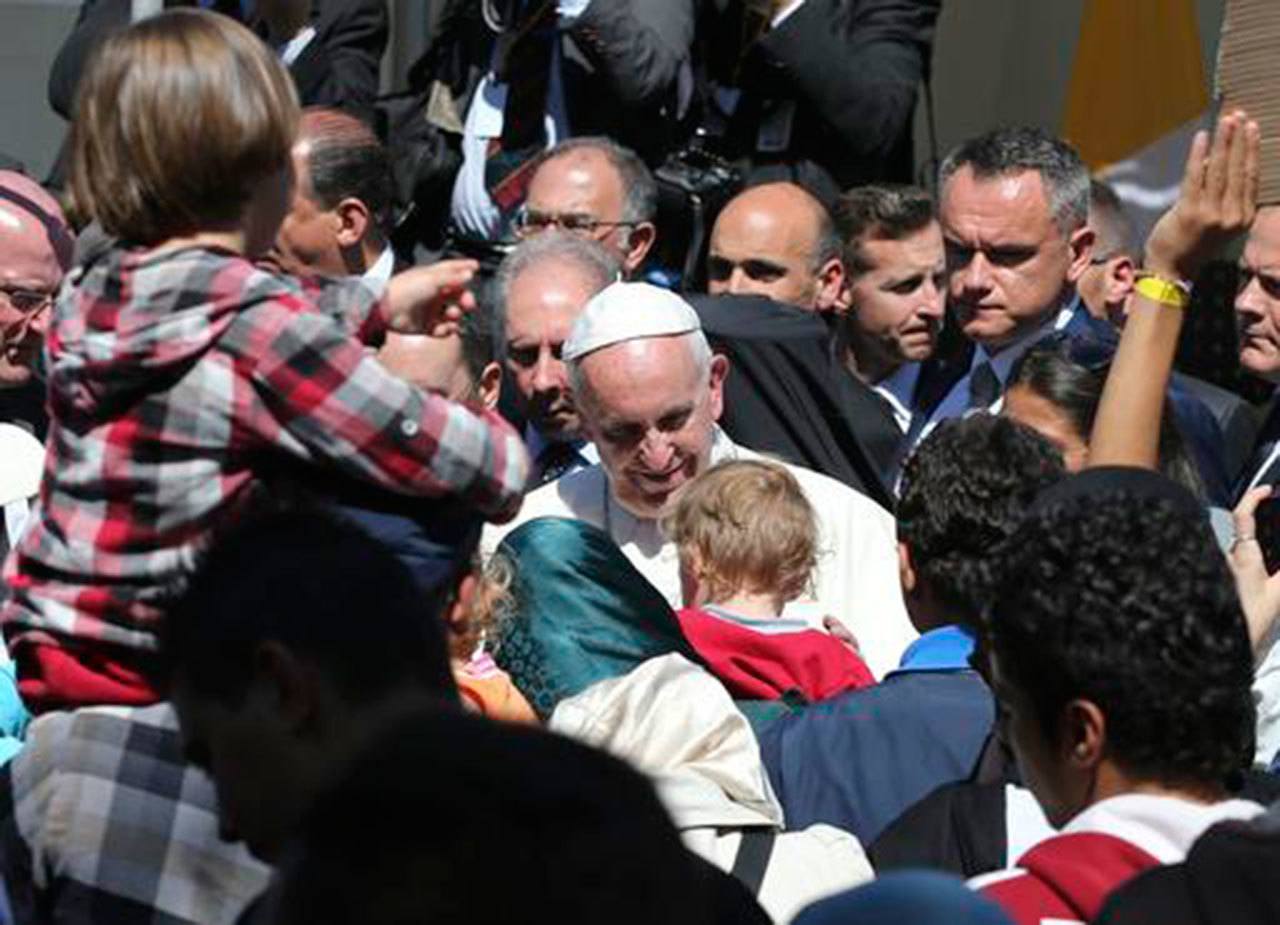 Papa censura repatriación de menores inmigrantes