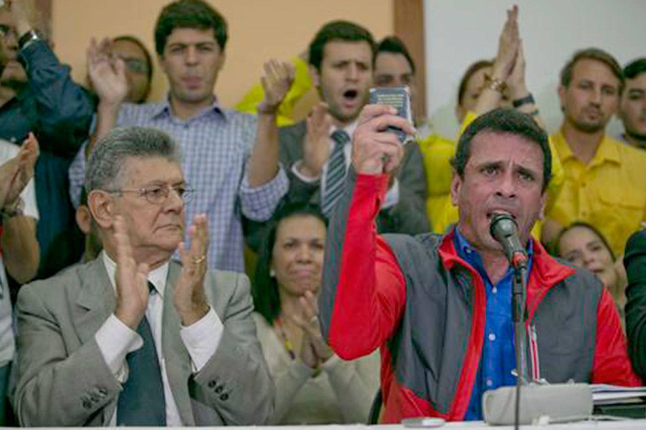 Asamblea venezolana acusa a Maduro de dar un golpe de Estado