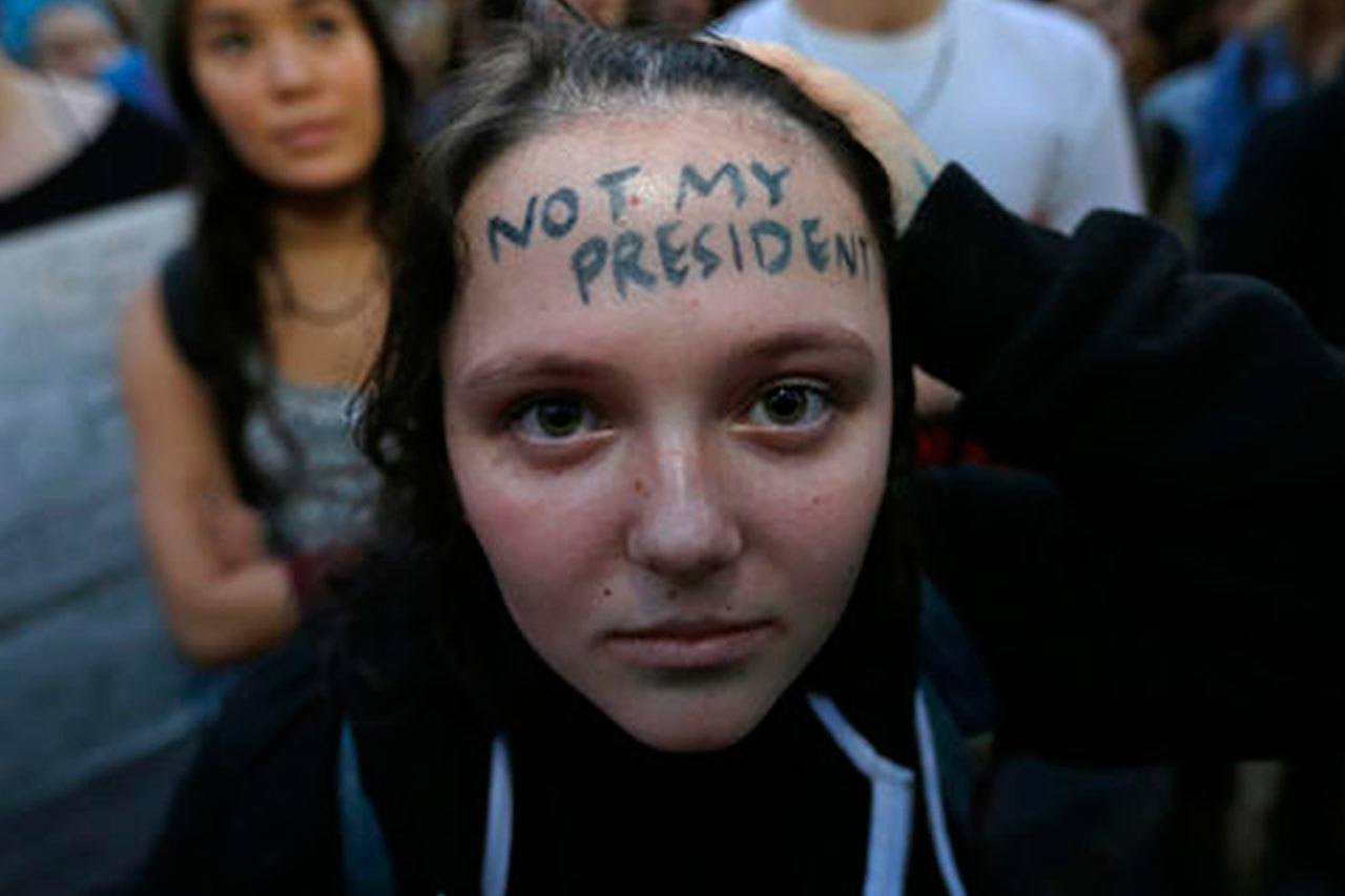 Estudiantes de Seattle se solidarizan con inmigrantes y protestan contra Trump