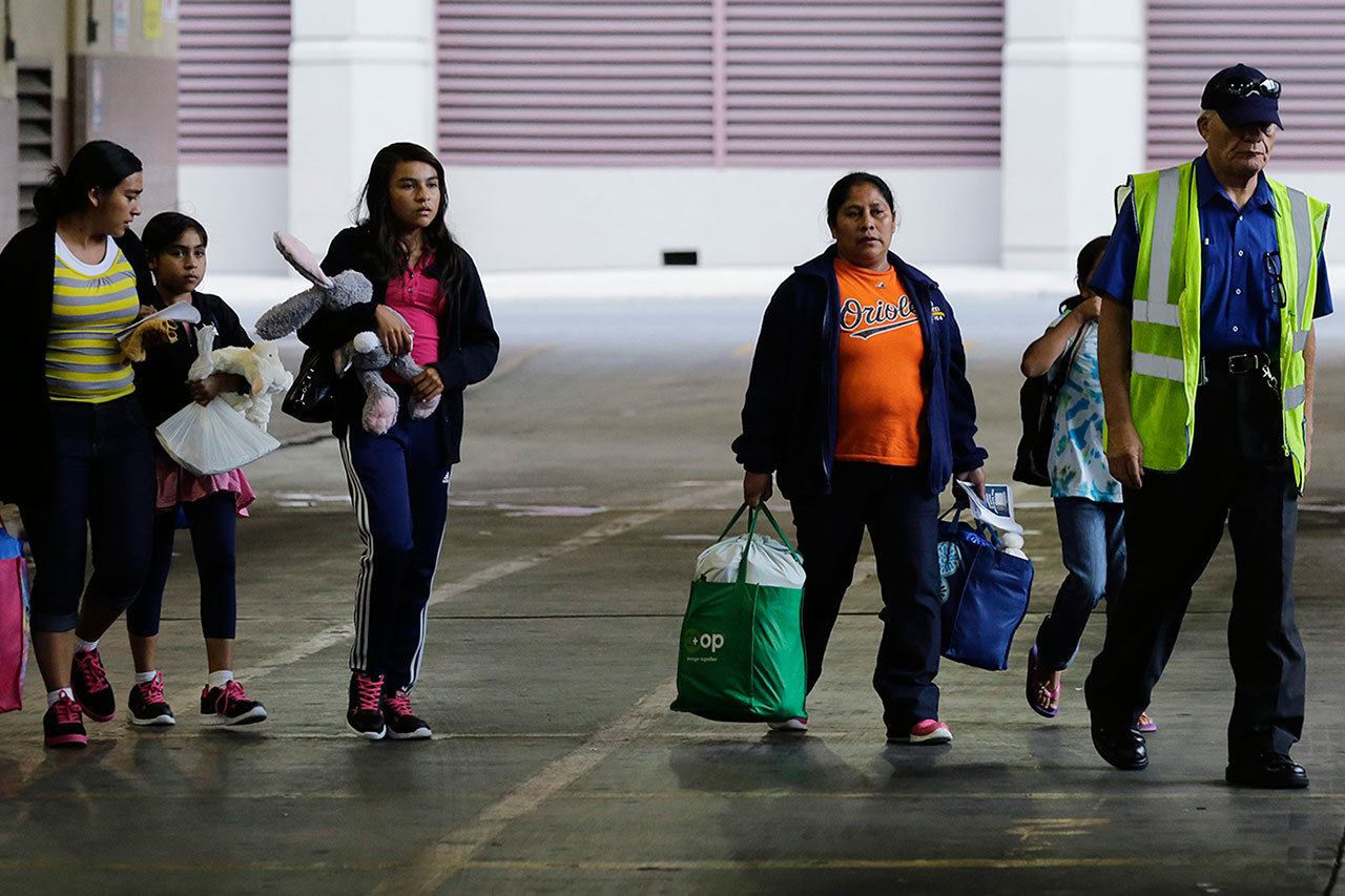 Universidades sopesan ser “santuario” para migrantes