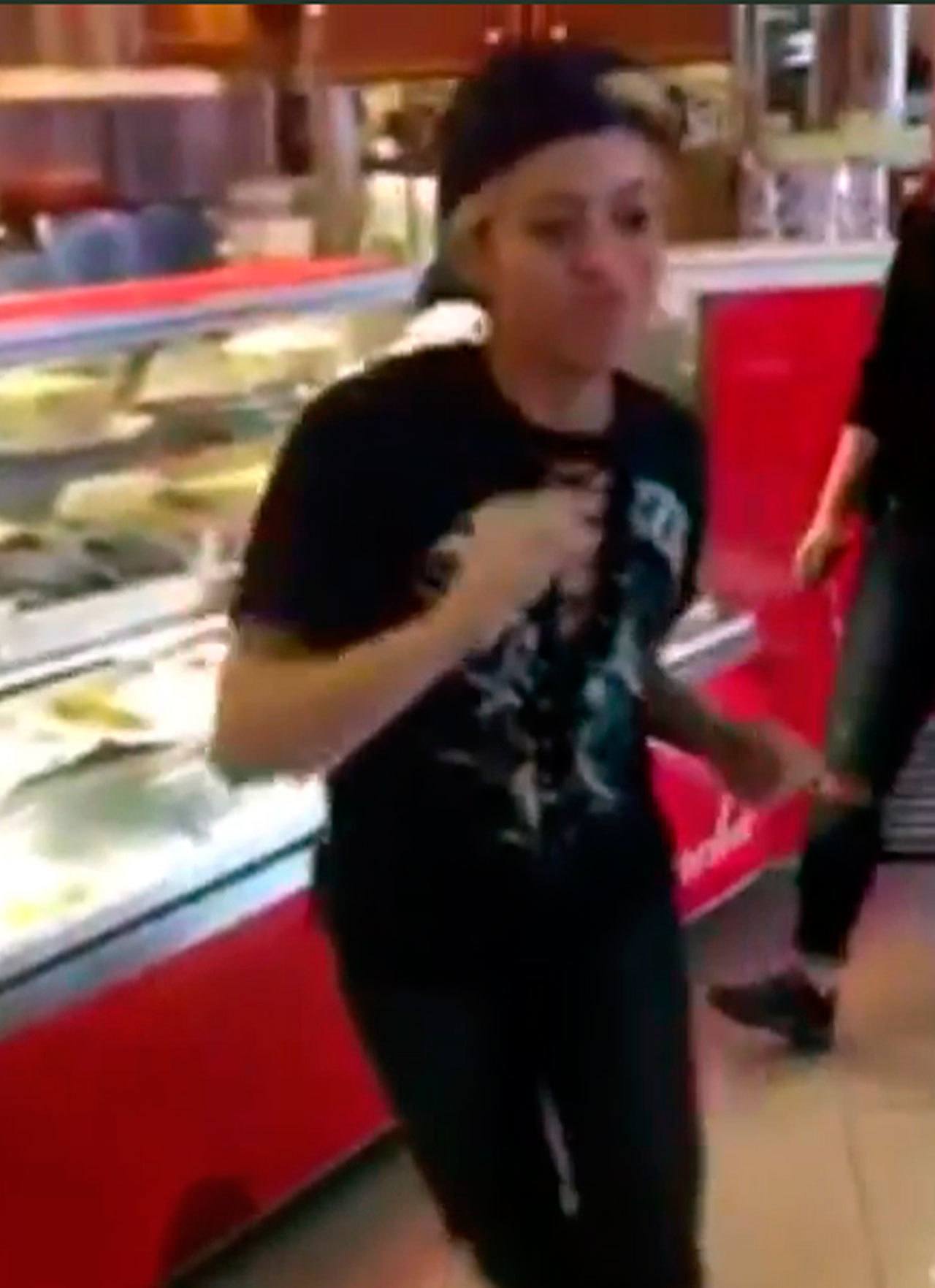 Critican a Shakira por vestir como niño