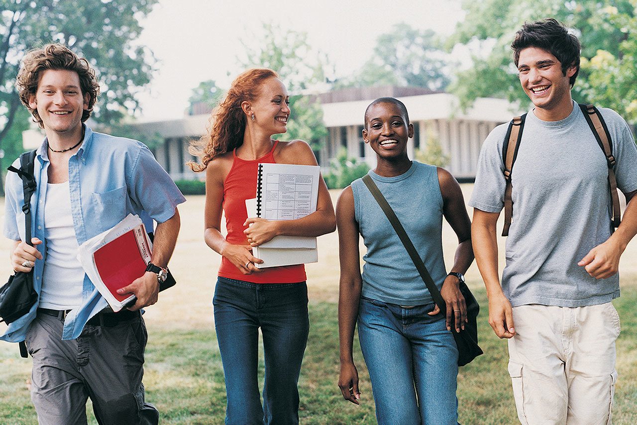 ¿Podría un nuevo cambio en la política educativa ayudar a los estudiantes inmigrantes a dominar el inglés y su lengua madre?