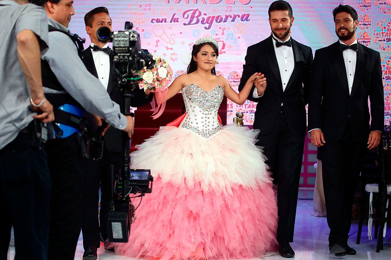 Pagan a Rubí ¡hasta el mole!