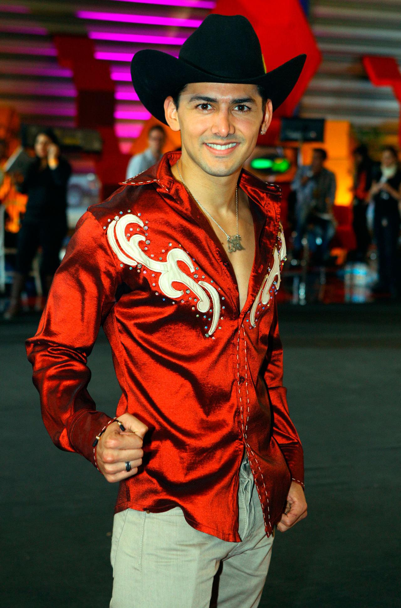 Se pone al tú por tú Martínez con Julión