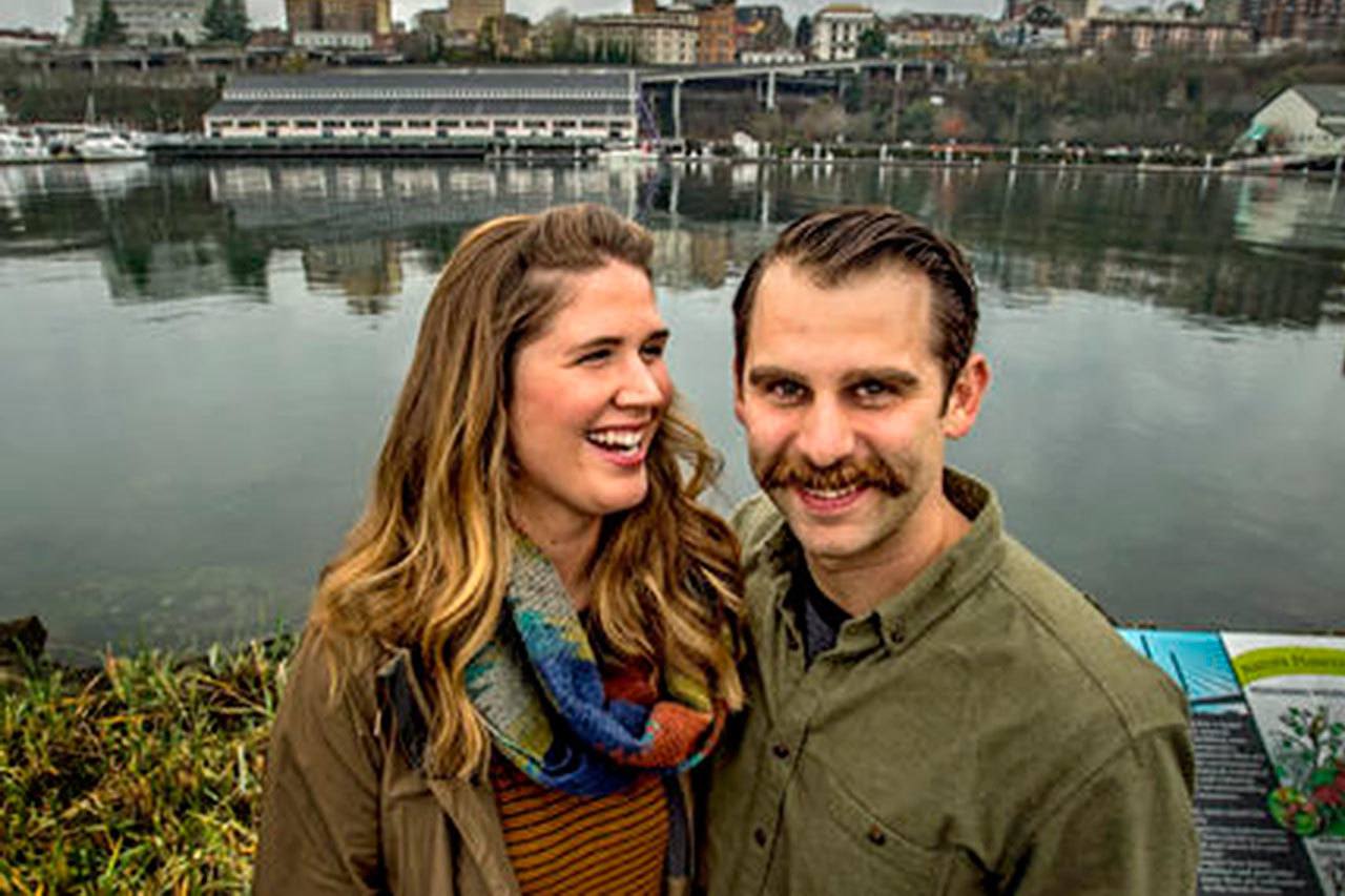 Cartas de amor lanzadas al mar en una botella terminan en boda