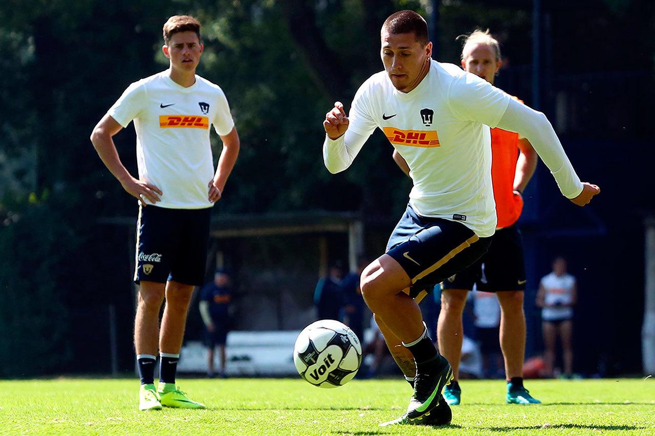 Va Nicolás Castillo sin presión ante Chivas