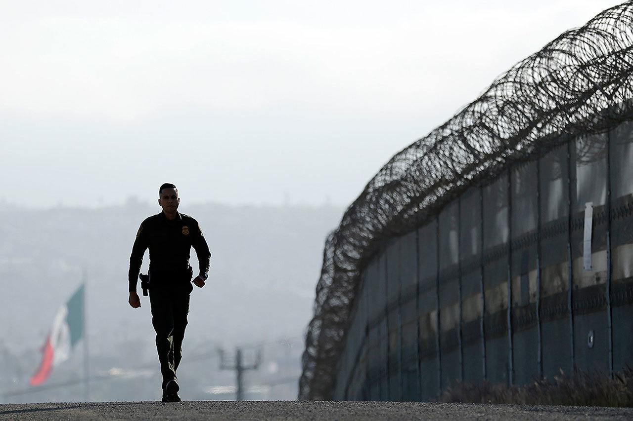 No está claro cómo planea Trump pagar por el muro.