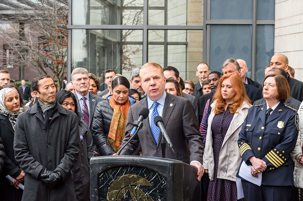 Autoridades locales declaran apoyo incondicional a inmigrantes