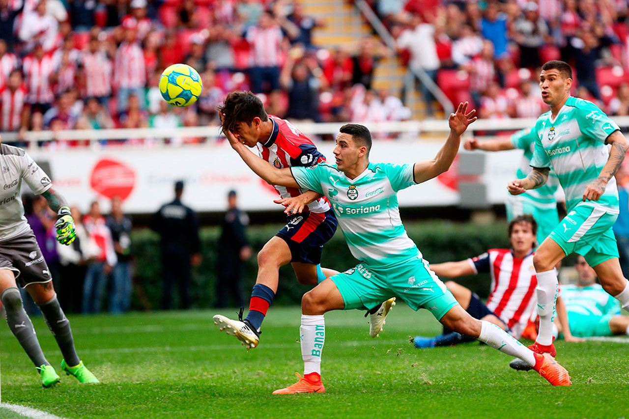 Empata Chivas de forma agónica