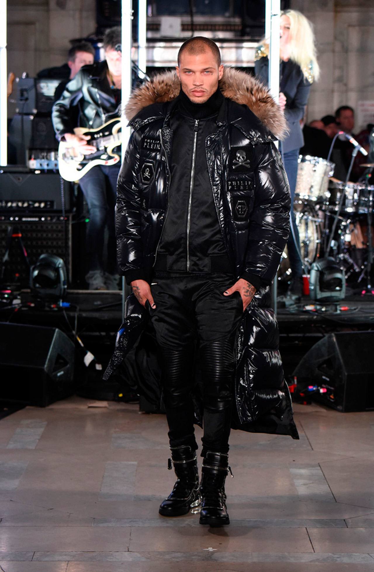 Debuta ‘preso más guapo’ en Nueva York