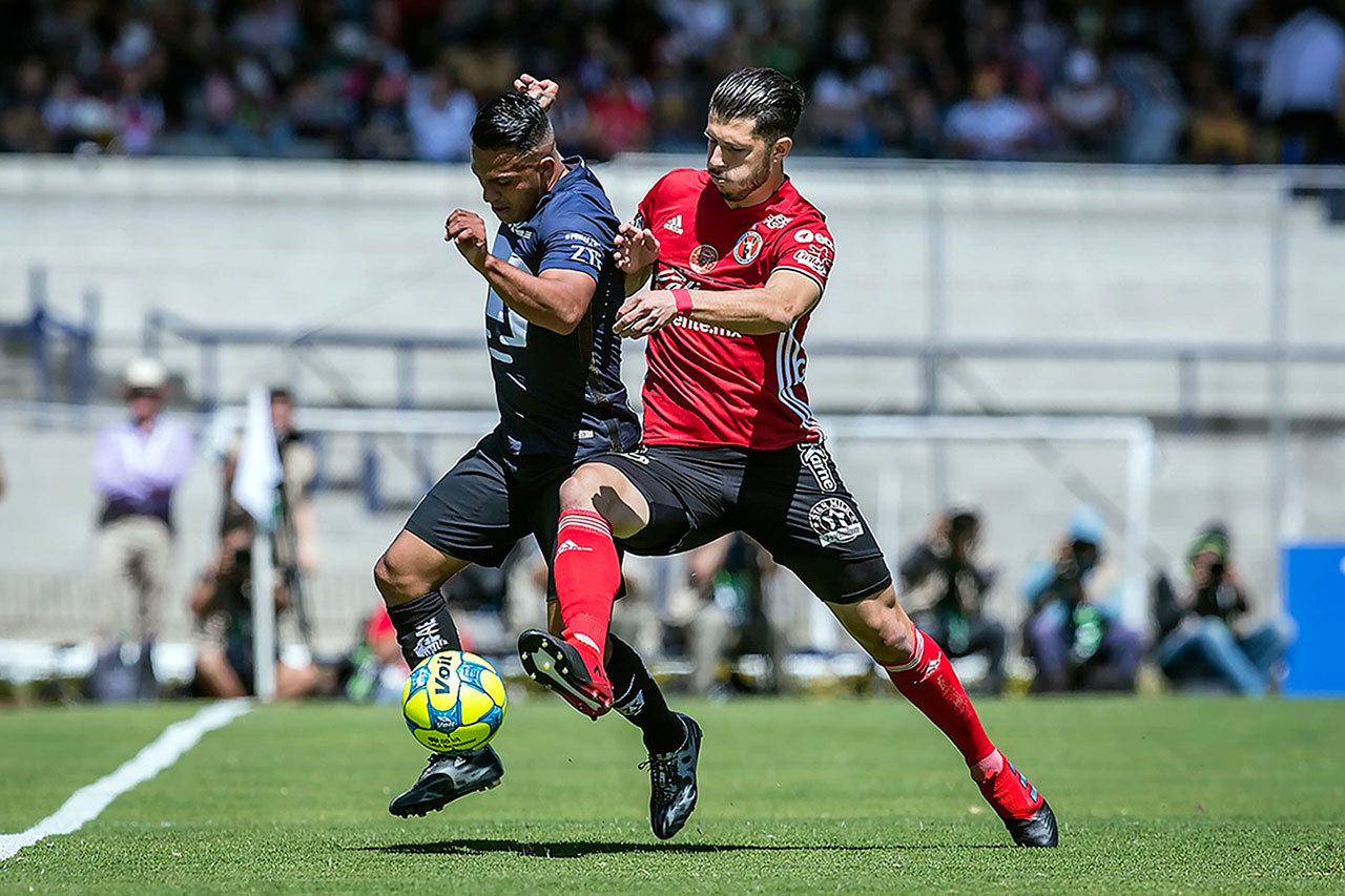 Pumas se sobrepone de un 3-0 y empata ante Xolos