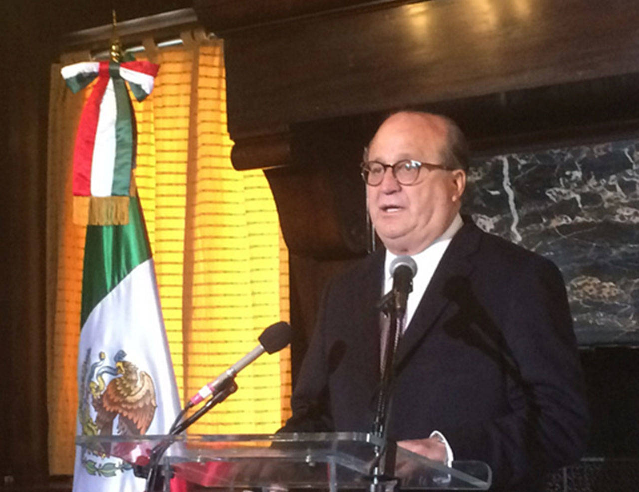 México busca apoyo entre gobernadores de EEUU