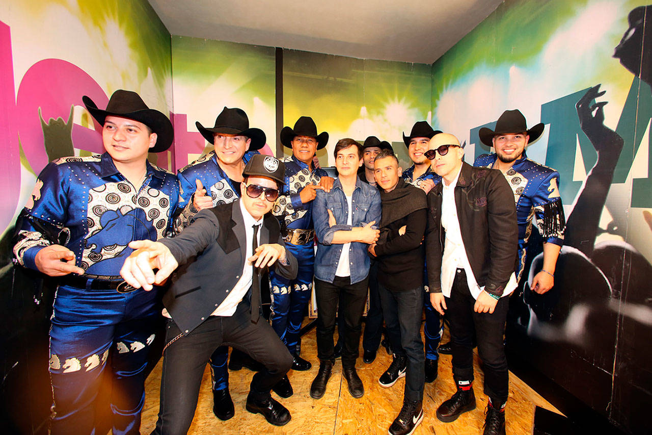 Se ponen Bronco y Kinky los tacones