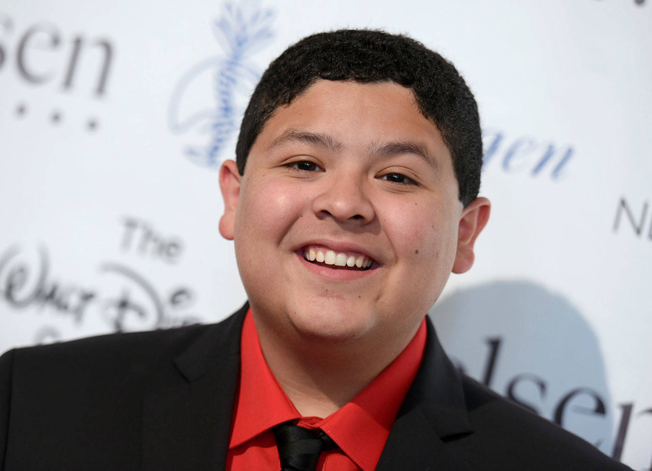 “Manny” de “Modern Family” llora a su padre en Instagram