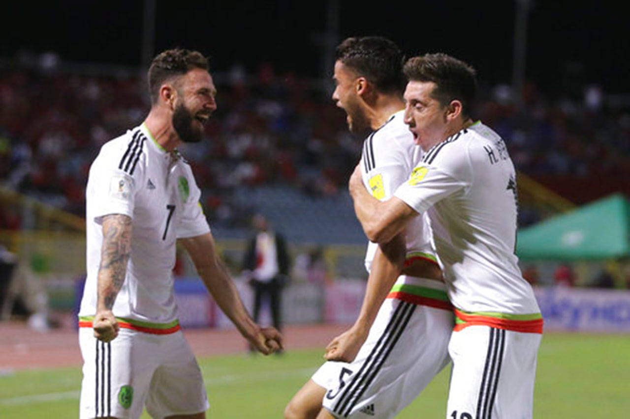 México gana en Trinidad; sigue liderando eliminatoria