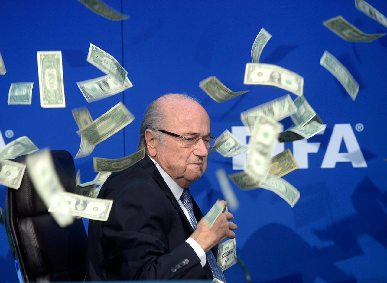 Blatter fue un “irresponsable” con Platini, según tribunal