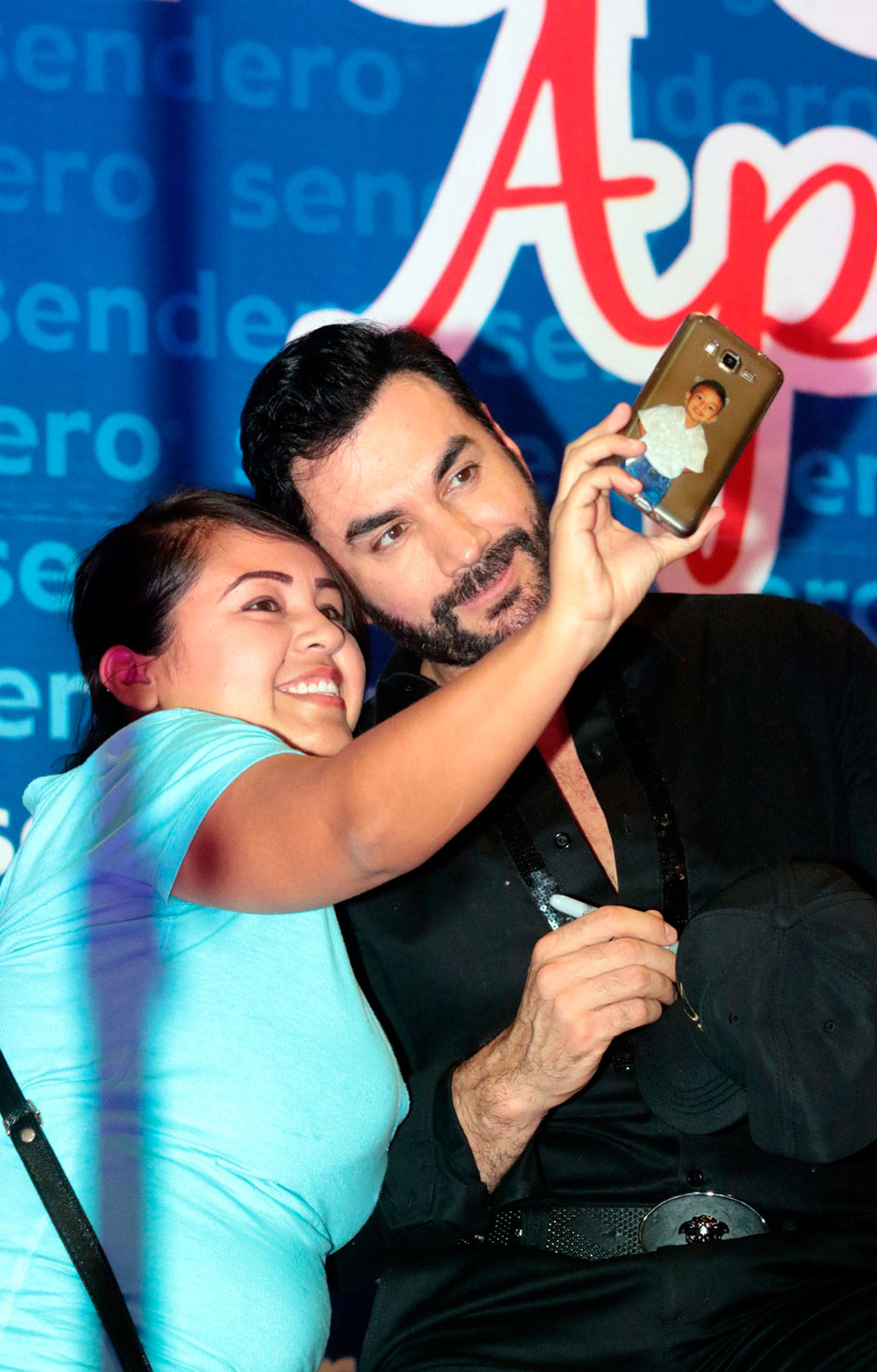 Llega como ‘regalo’ David Zepeda