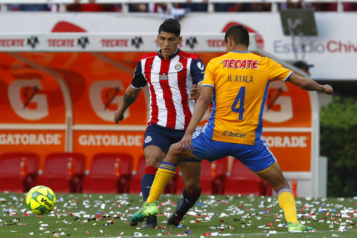 Chivas vence a Tigres y se corona campeón después de 11 años