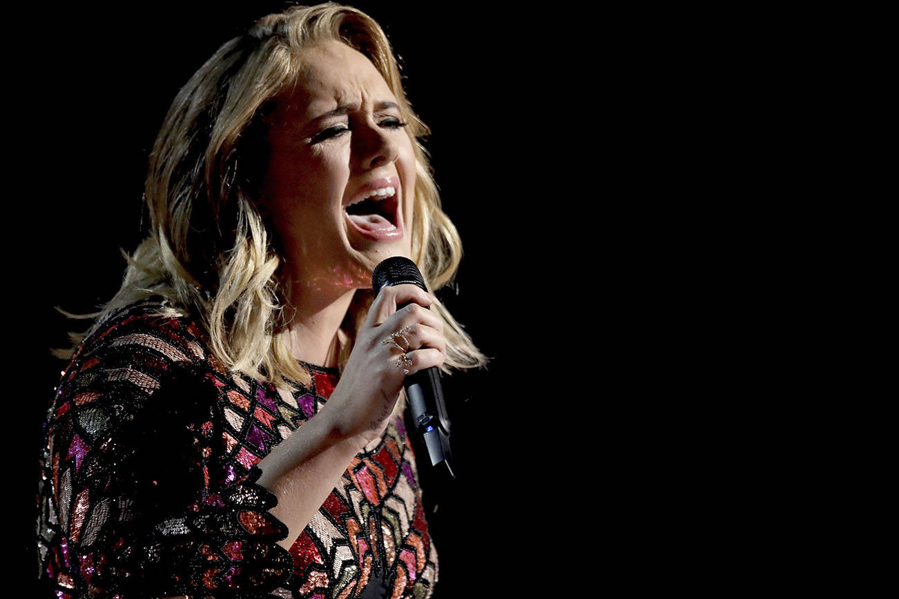 Adele deplora tener que cancelar conciertos en Londres