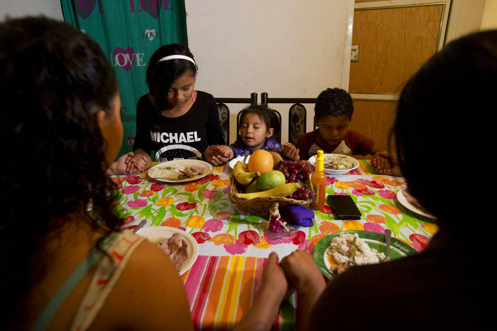 Cada vez más familias centroamericanas se refugian en México