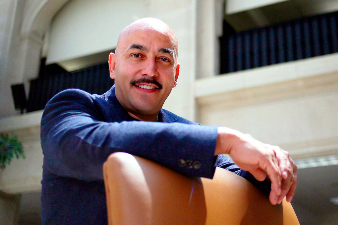 Agreden a Lupillo Rivera en casino