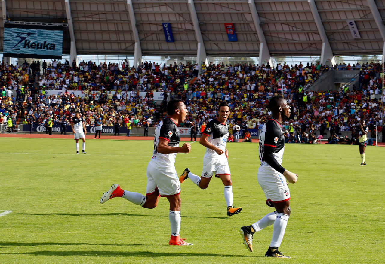 Causan Lobos doble pesadilla a Veracruz