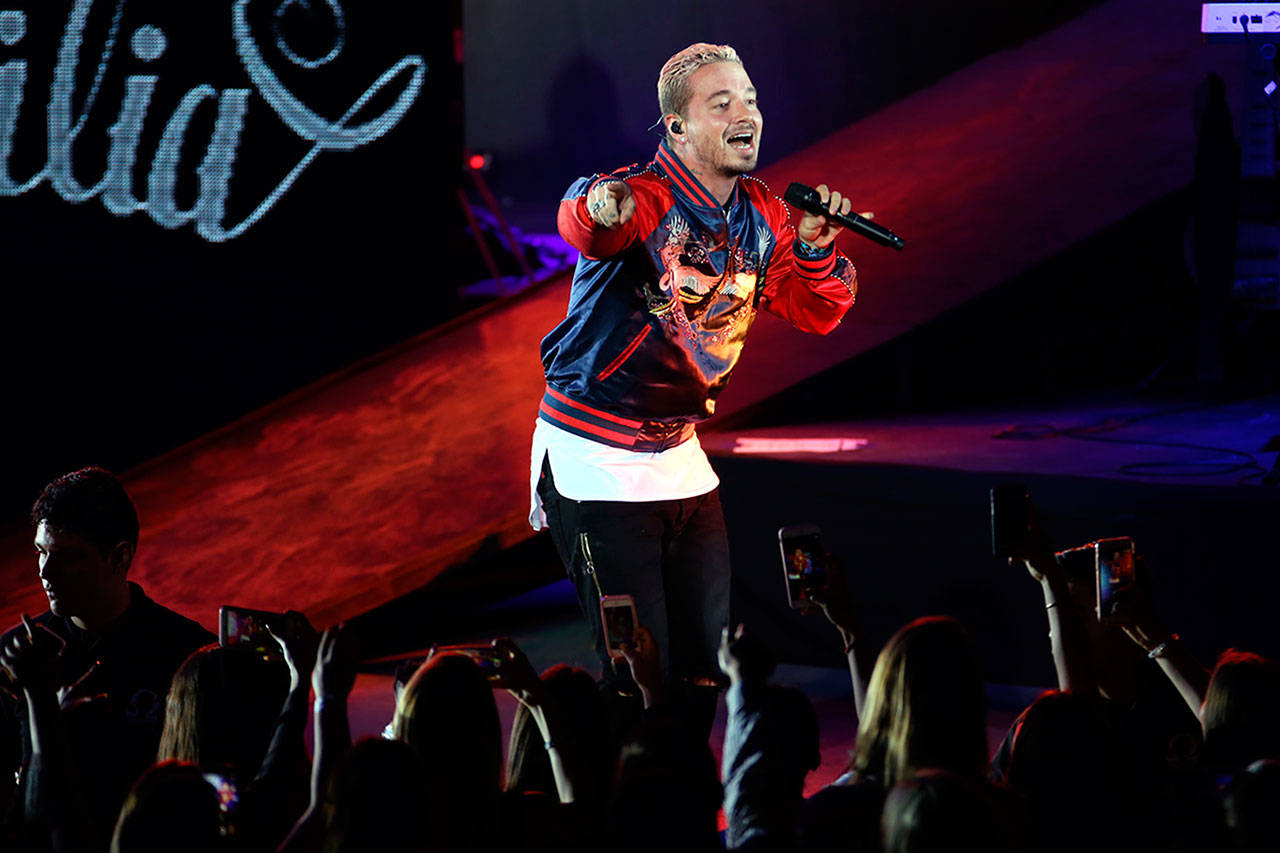 Contento J Balvin con su gente