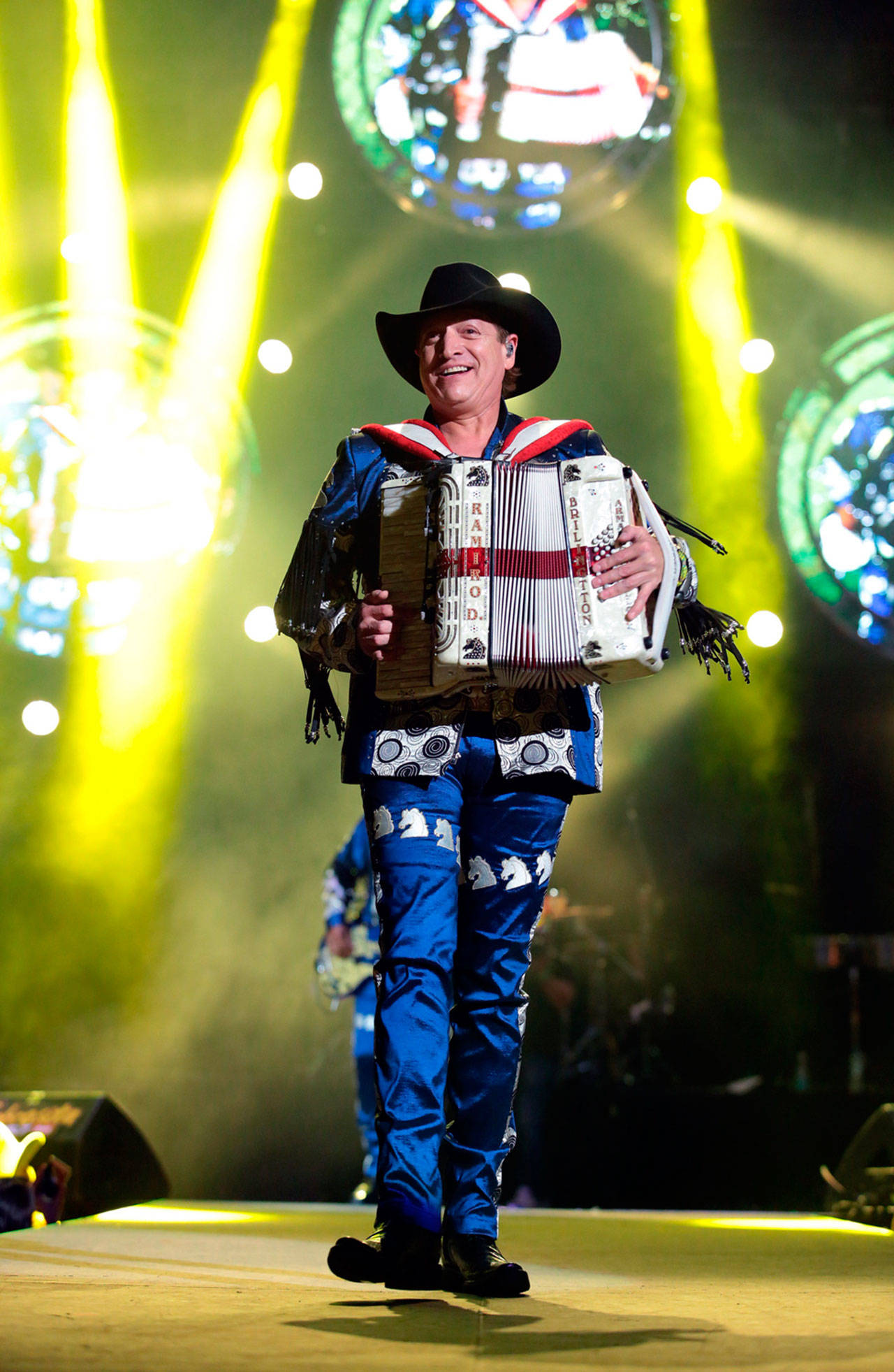 Prepara Bronco su serie