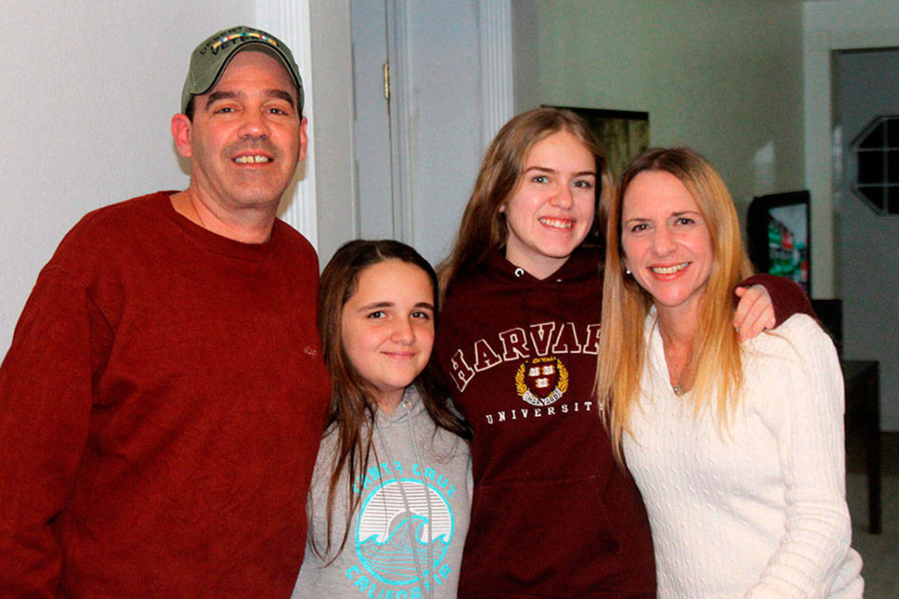 “Héroes anónimos” ayudan a familia de Puerto Rico en Bellevue