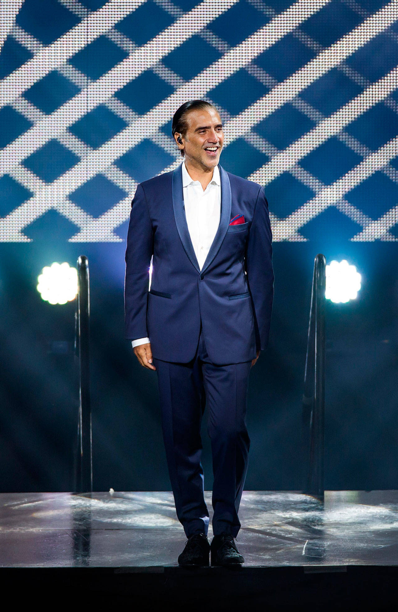 Se quita El Potrillo el frío con alcohol