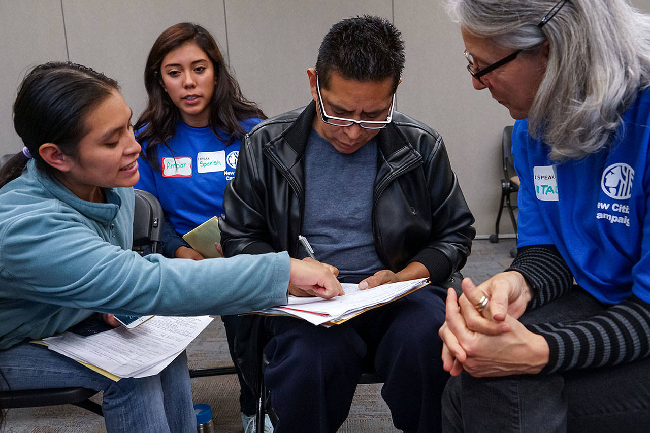 Asistencia gratuita para la Ciudadanía y Consultas de Inmigración en Seattle