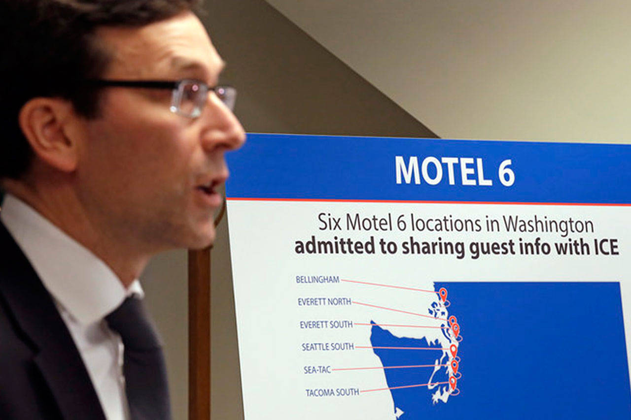 Demandan a Motel 6 por proporcionar listas de huéspedes a ICE