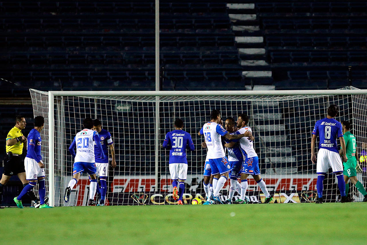 Humilla Puebla a Cruz Azul