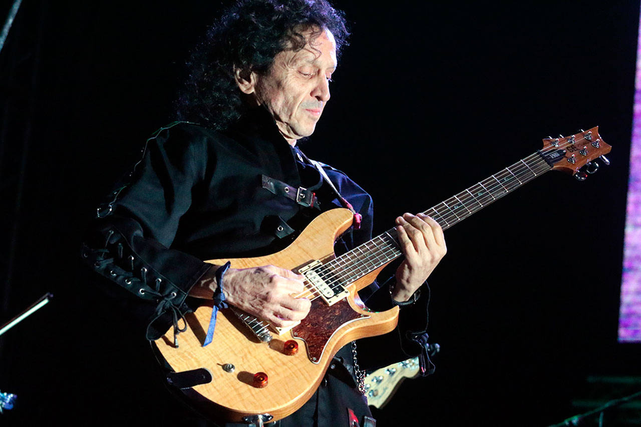 Resurge video de insultos de Alex Lora