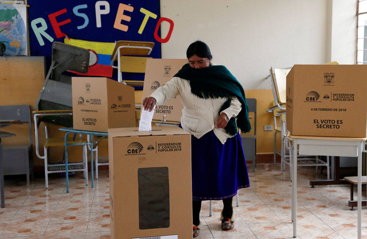 Referendo en Ecuador respalda al presidente frente a Correa