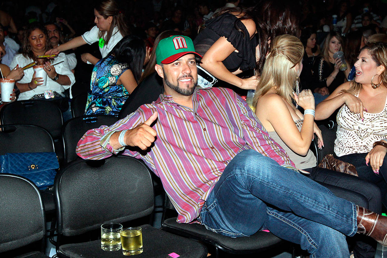 Detienen al viudo de Jenni Rivera