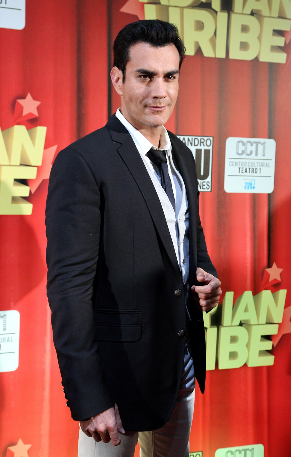 Apapachar&aacute; David Zepeda a regias