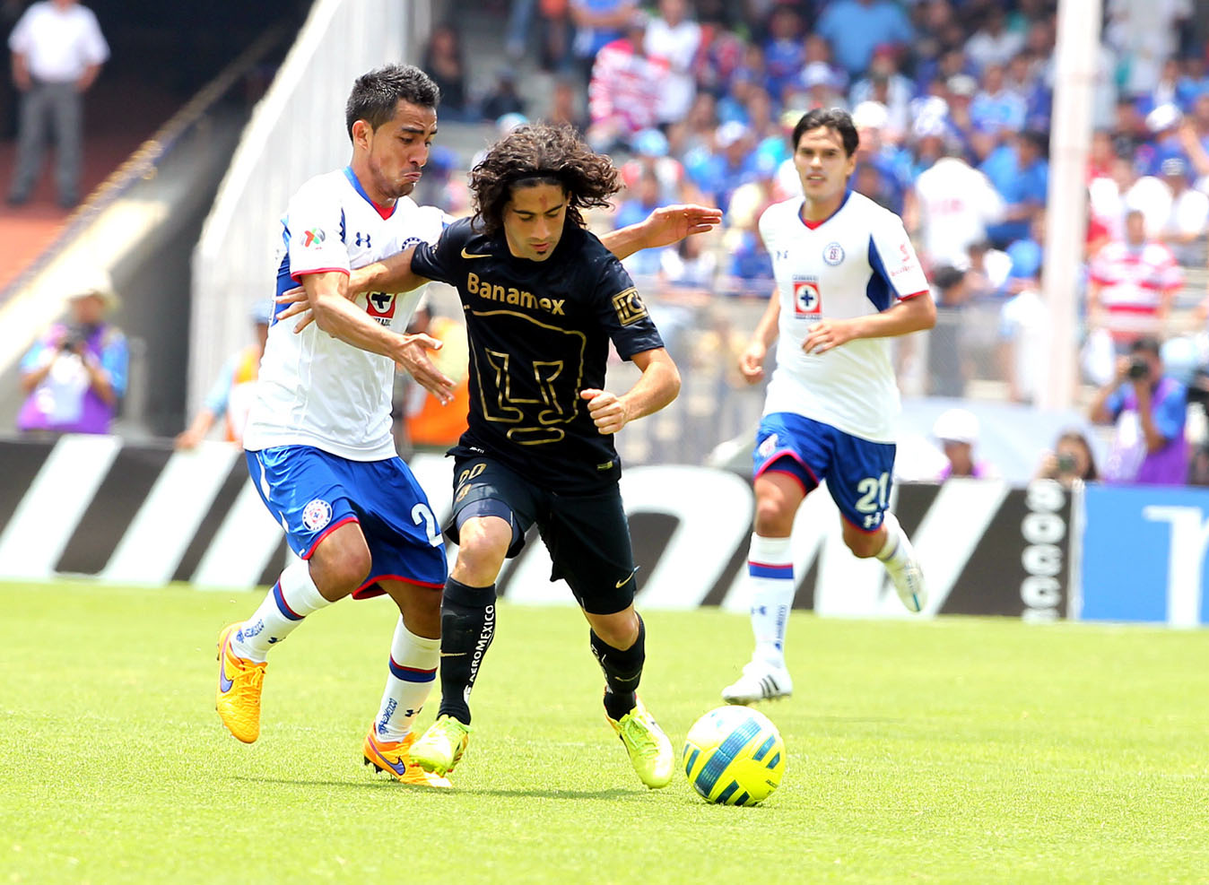 Tambi&eacute;n Cruz Azul dobla a Pumas