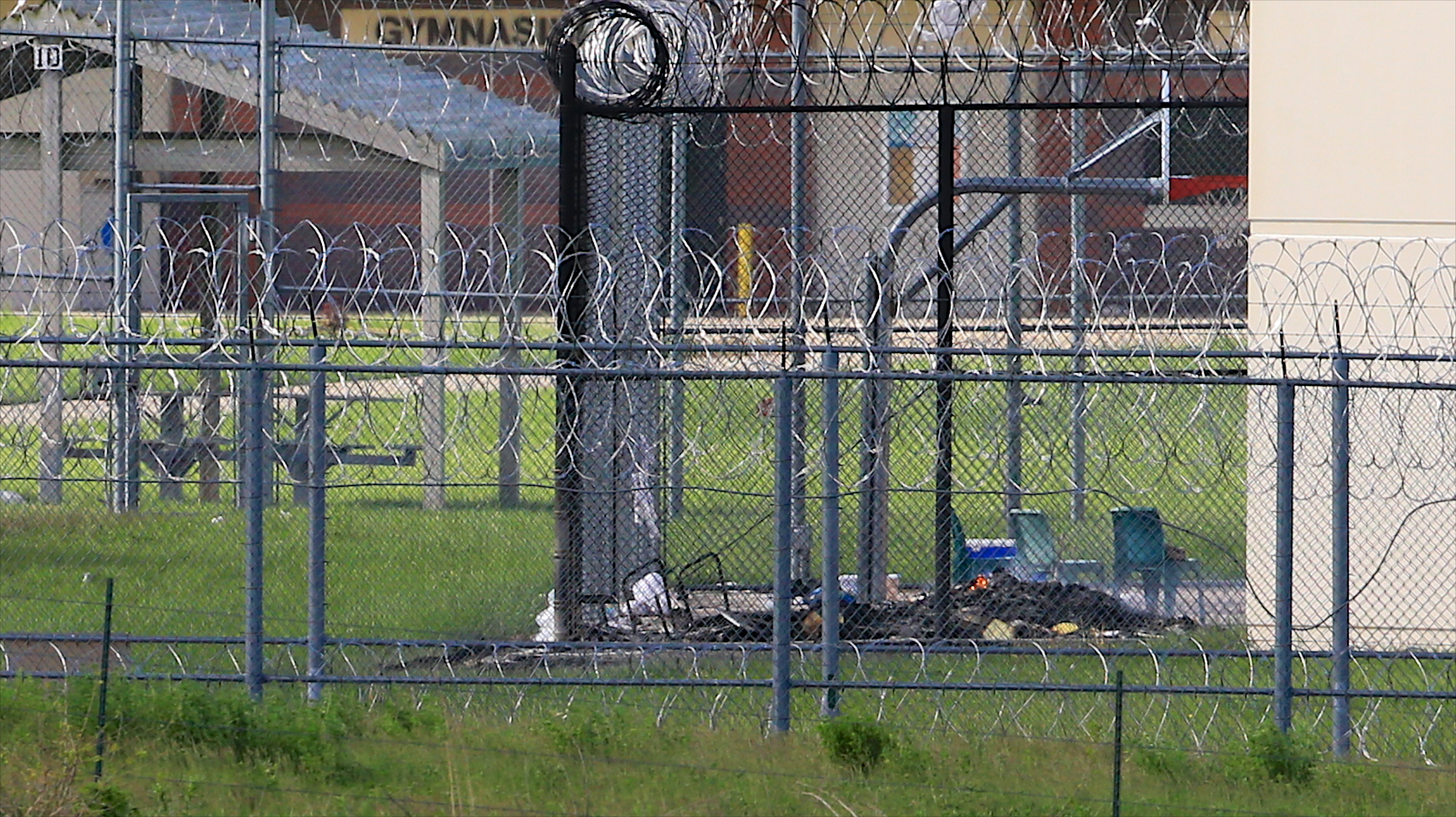 2 presos muertos en mot&iacute;n en prisi&oacute;n de Nebraska