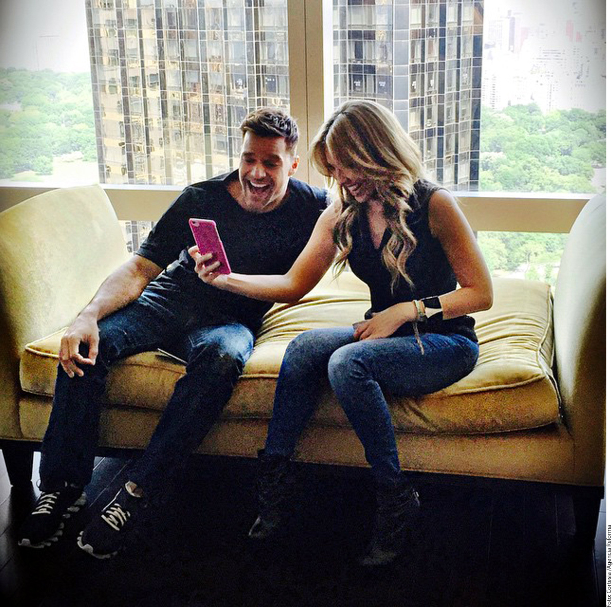 Une Minions  a Thal&iacute;a y Ricky