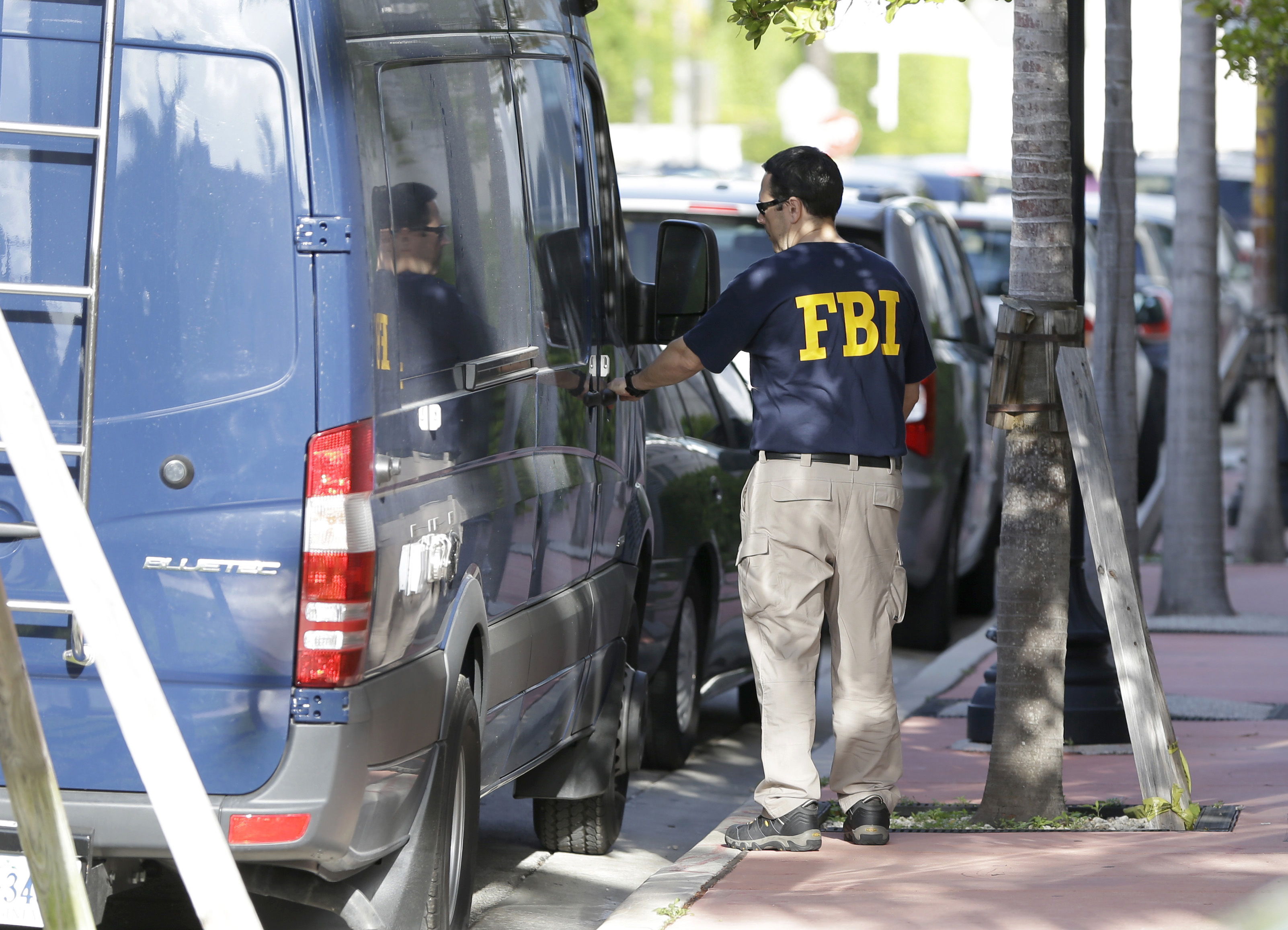 FBI cierra pesquisa sobre programa de visas