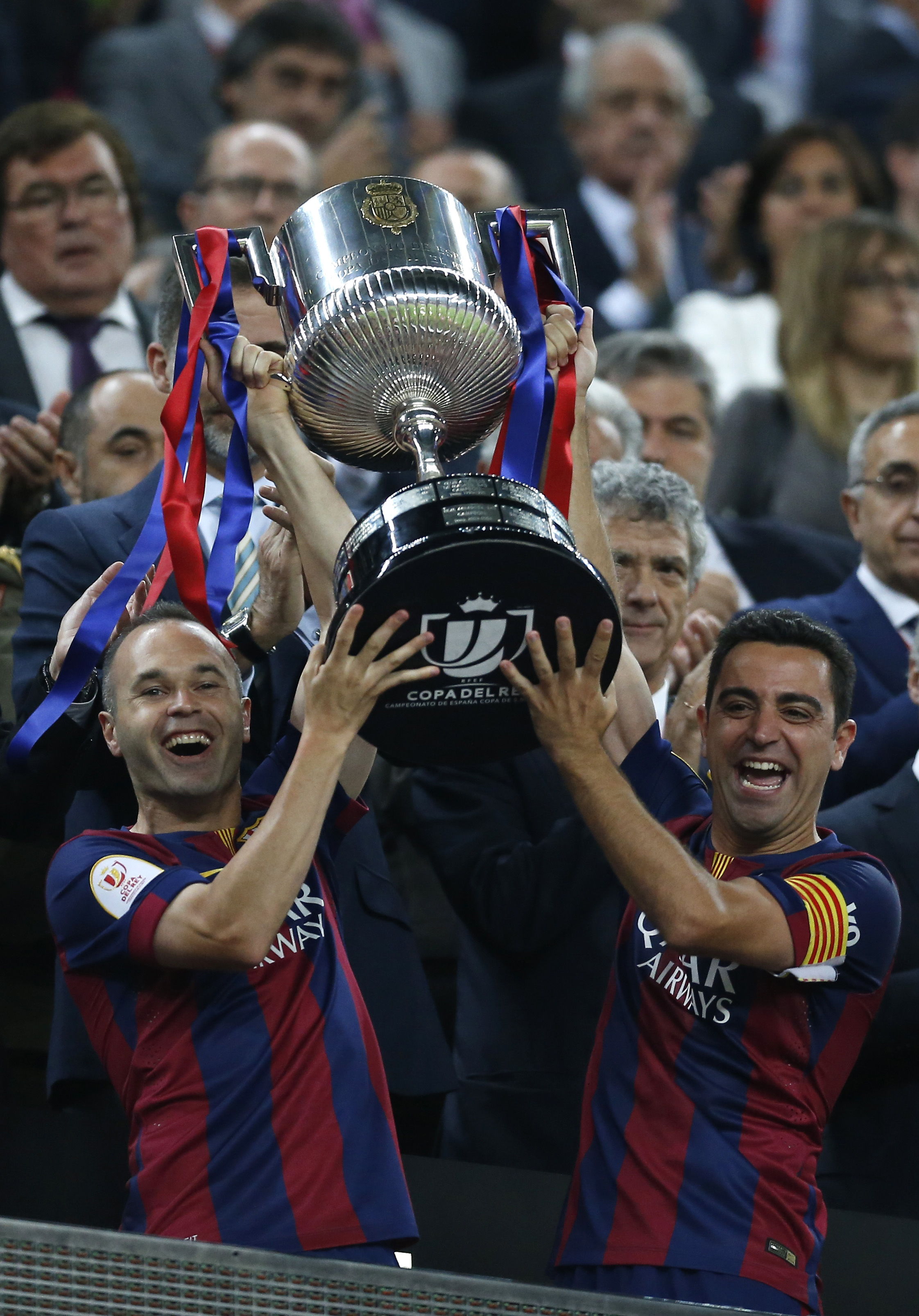 Barcelona se aferra al genio de Messi en despedida de Xavi