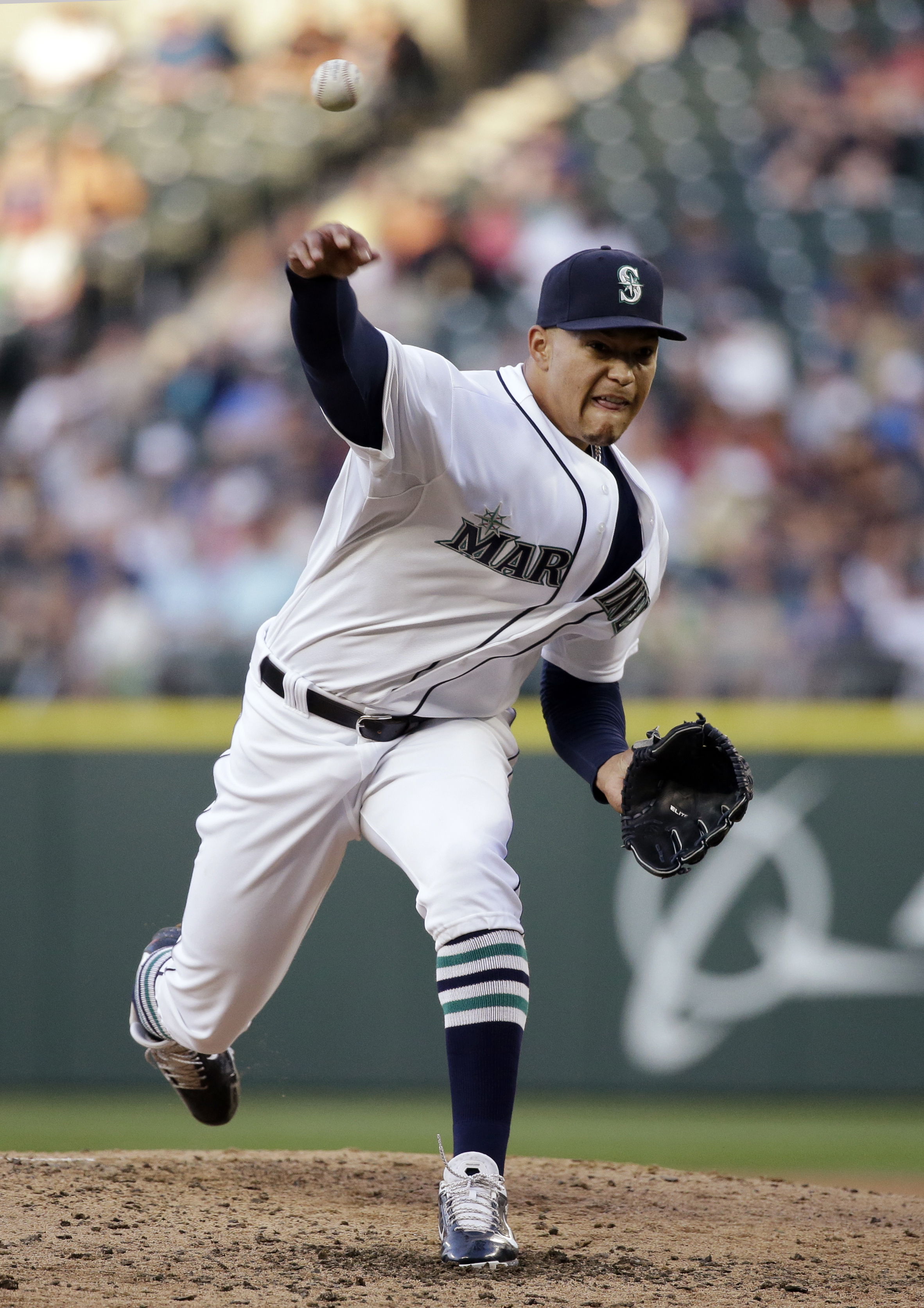 Walker poncha a 11, Marineros superan  a Astros 6-3