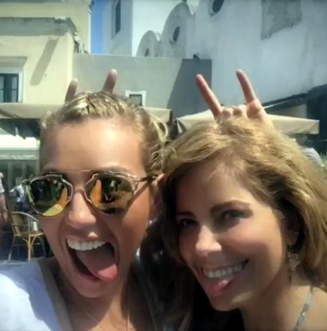 Coinciden Thal&iacute;a y Trevi en viaje